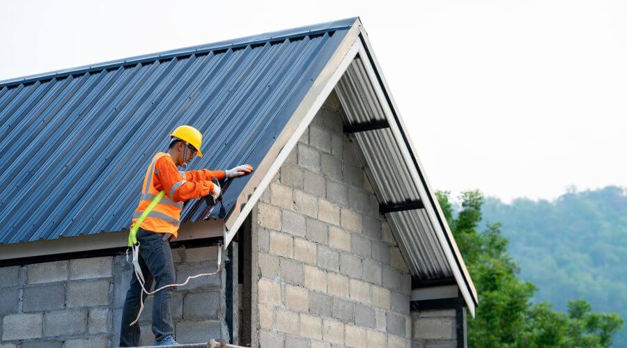 Professional gutter cleaning in Freeport, MN